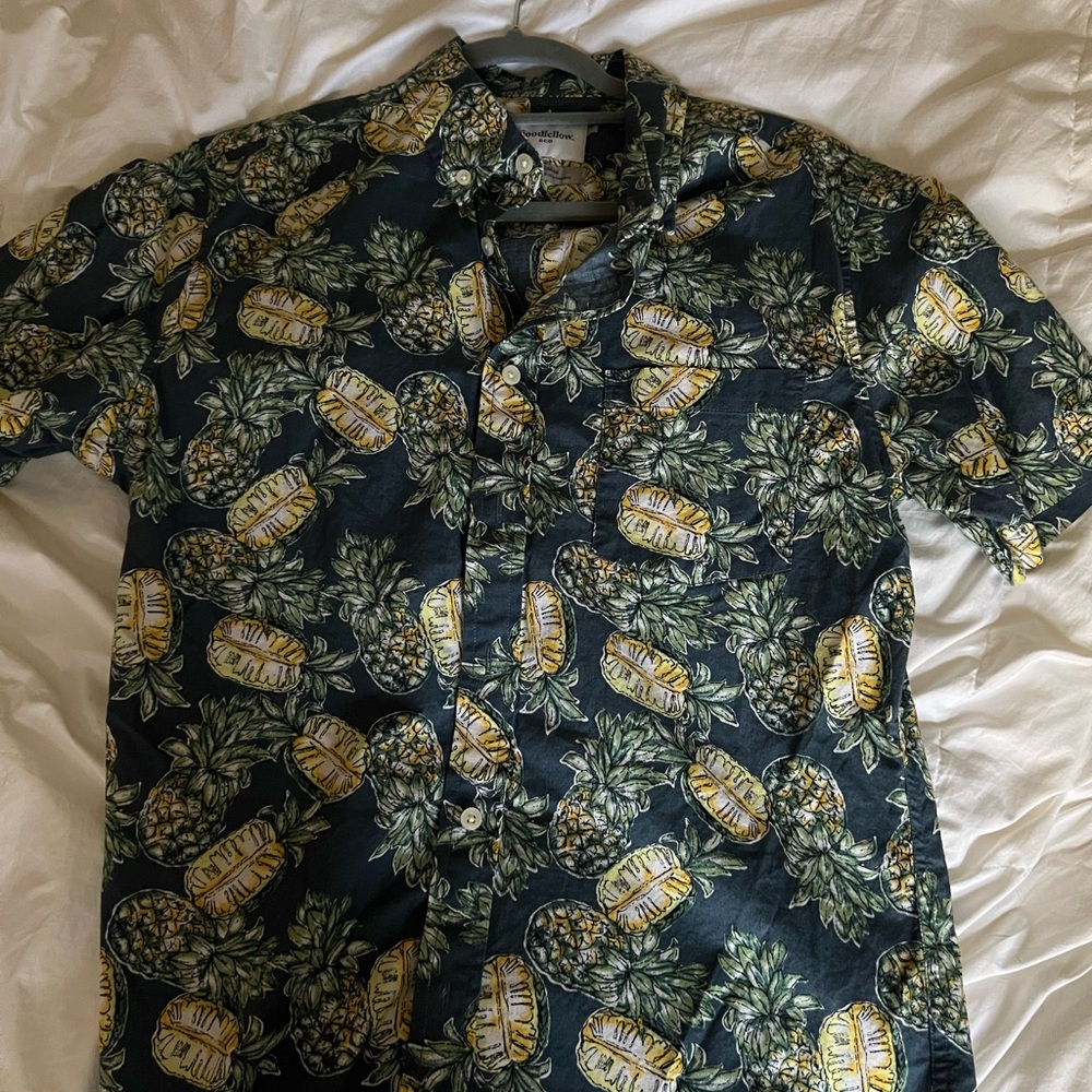 Good Fellow Hawaiian shirt size medium